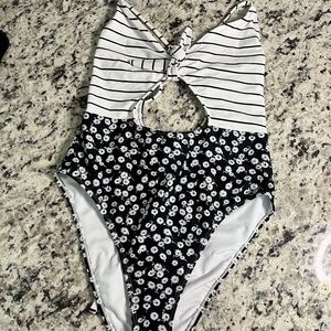 Forever 21 new without tags ! Large but fits like Medium